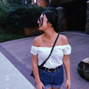 Meet your Posher, Laura